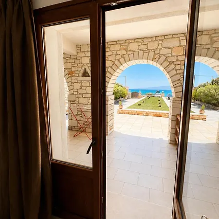 Avgerinos Village Aparthotel 4*